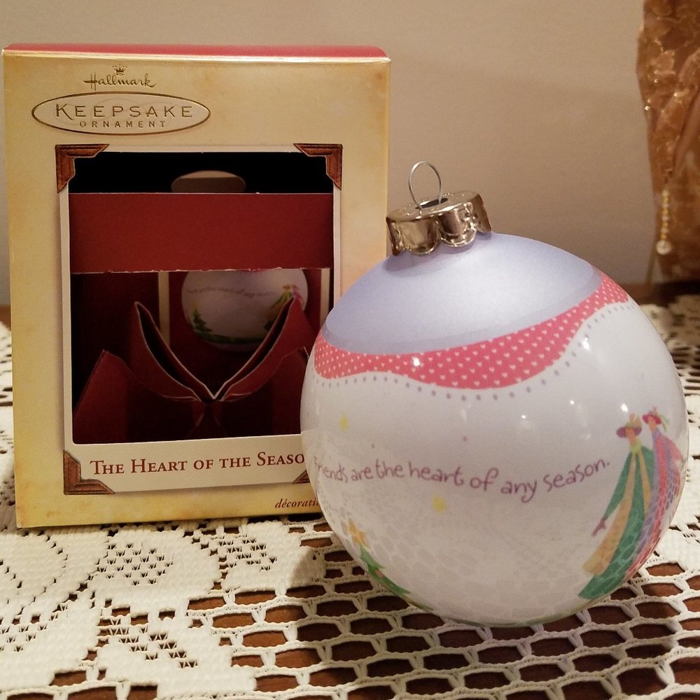 Hallmark Ornament 2005 HEART OF SEASON Ball FRIEND